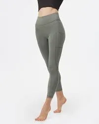 Women's In Motion 7/8 Pocket Legging